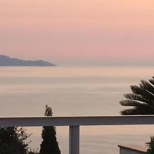 tossa-de-mar-amplio-apartamento-con-vistas-al-mar.catalonia-hotels.com/